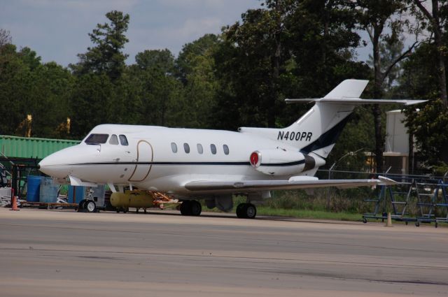 Hawker 800 (N400PR) - Been sitting there for years, doin nothing...(they should give it to me;)