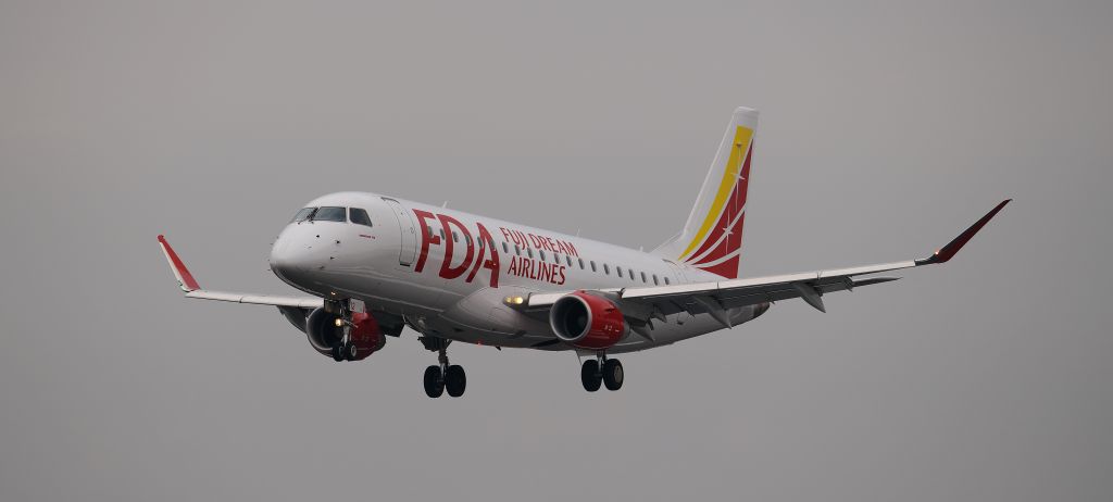 Embraer 175 (JA12FJ)