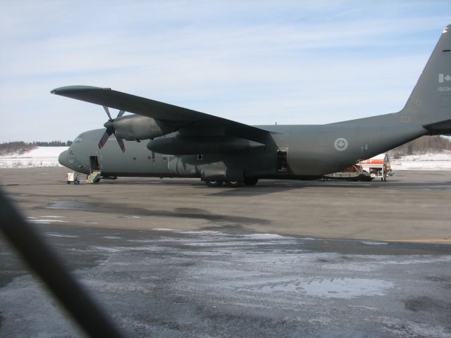 Lockheed C-130 Hercules —