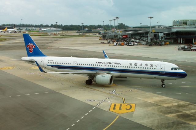 Airbus A321neo (B-32GH)