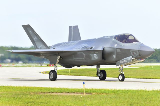 Lockheed F-35C (N5003) - USAF F-35 arriving at Thunder Over Michigan 2018.