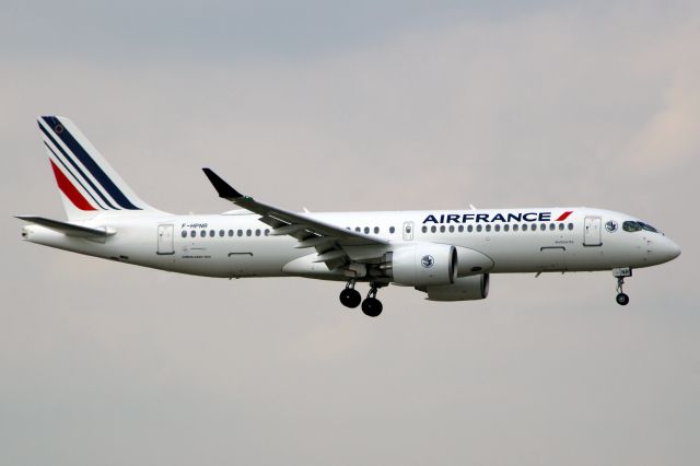 Airbus A220-300 (F-HPNR) - On short finals for rwy 09L on 25-Apr-25 operating flight AFR1280 from LFPG.
