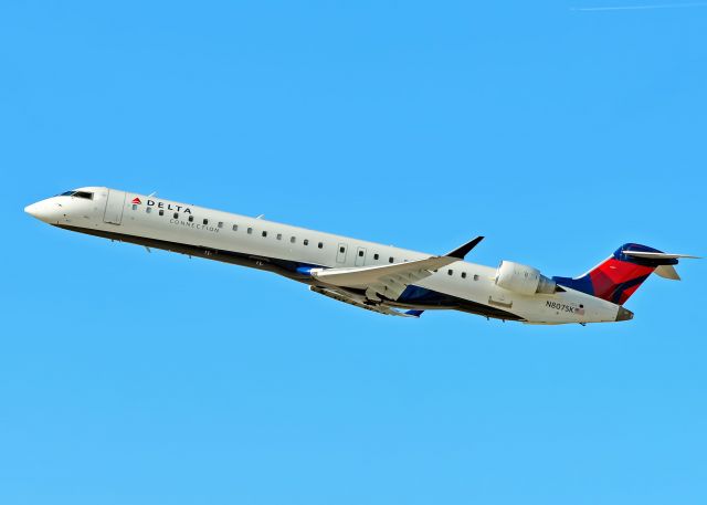Canadair Regional Jet CRJ-700 (N607SK)