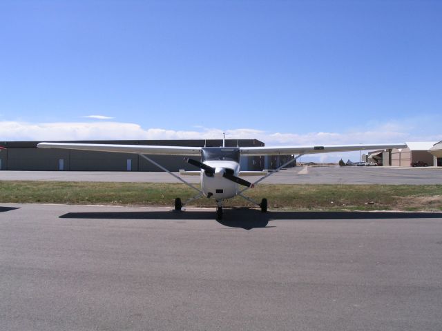 Cessna Skyhawk (N2106T) - Freshly washed and ready to fly. 4/12/06