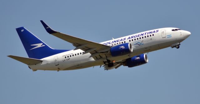 Boeing 737-700 (LV-CAP)