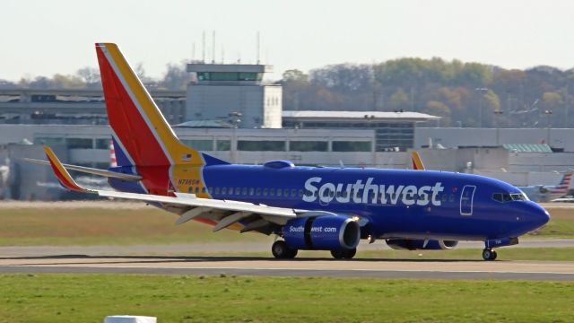 Boeing 737-700 (N798SW)