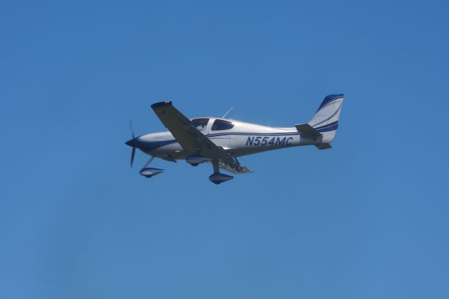 Cirrus SR-22 (N554MC)