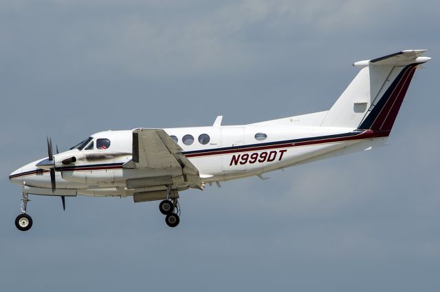 Beechcraft Super King Air 200 (N999DT)