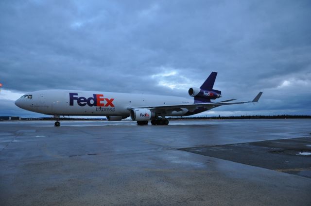 Boeing MD-11 (N572FE) - Diverted on 12Nov09 due to mechanical. Flt#:FDX3