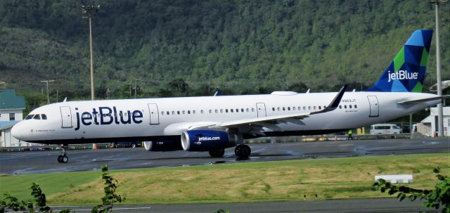 Airbus A321 (N969JT)