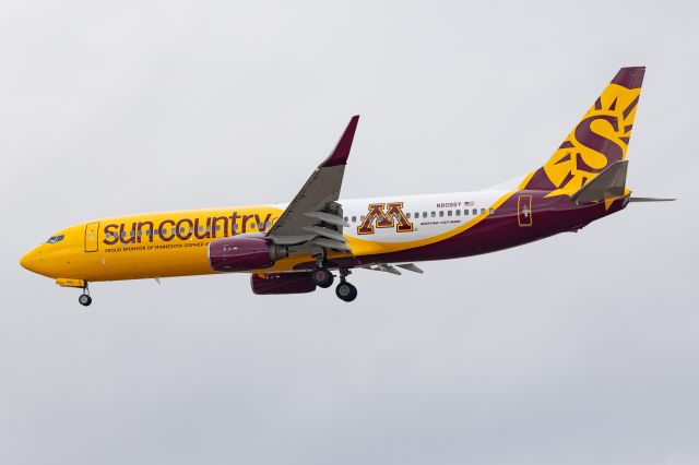 Boeing 737-800 (N809SY) - The freshly painted special livery celebrating the partnership Sun Country has with the University of Minnesota Golden Gopher Athletic Program. Arriving as "Sun Country 501" from KMSP on an overcast Winter morning at DFW. Photo date 12/23/2024