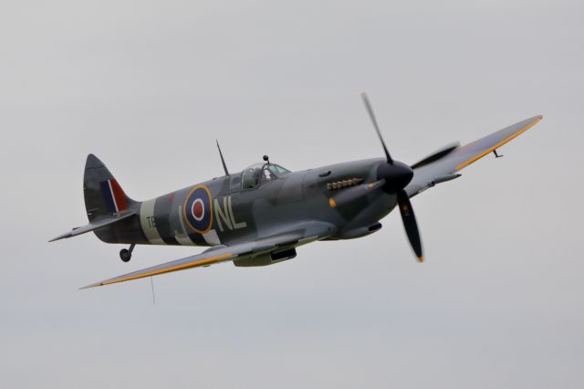 SUPERMARINE Spitfire (NX752TB) - Supermarine 361 Spitfire LF.XVIe executes a flyby - California Capital Airshow - 03/22/2025