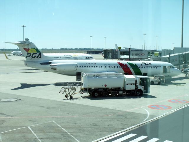 Canadair Regional Jet CRJ-200 (CS-TPF)