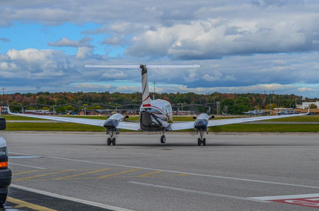 Beechcraft Super King Air 350 (N919HP)