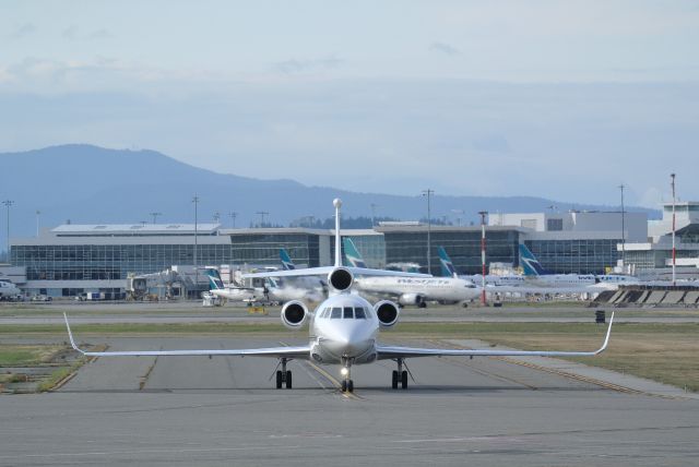 Dassault Falcon 900 (N70FK)