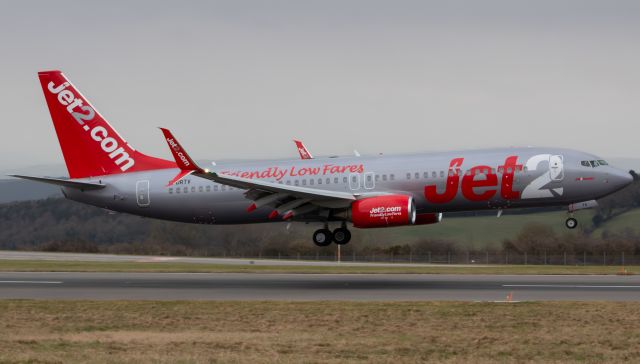 Boeing 737-800 (G-DRTV)