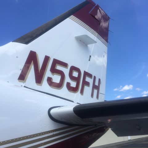 Piper Cheyenne 2 (N59FH)