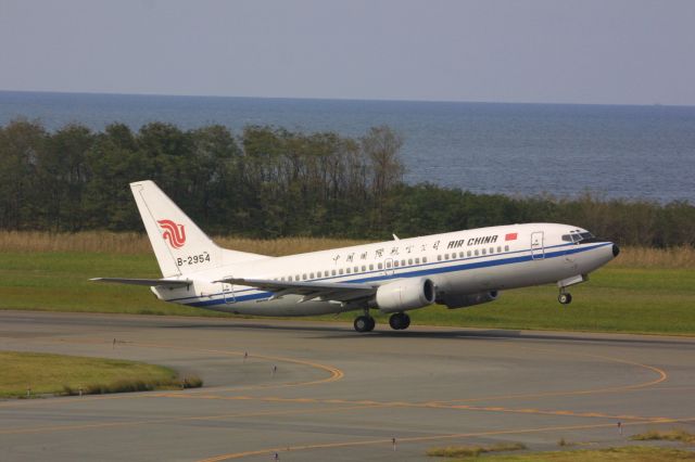 BOEING 737-300 (B-2954)