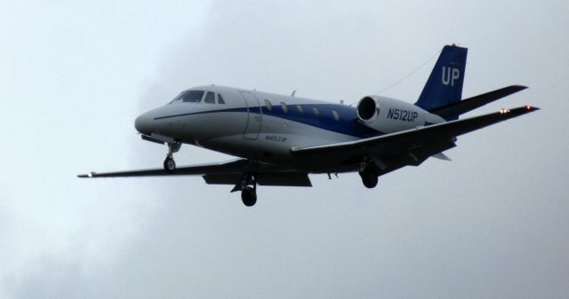 Cessna Citation Excel/XLS (N512UP) - On short final is this 2007 Cessna Citation Excel 560XLS in the Winter of 2021.