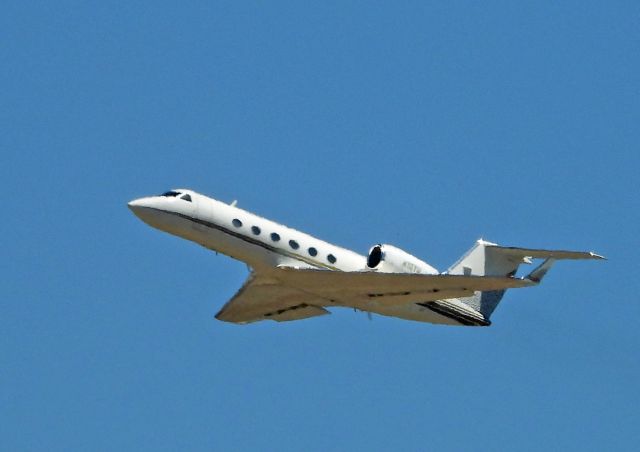 Gulfstream Aerospace Gulfstream IV (N10YU) - Departing 27 at Carson City