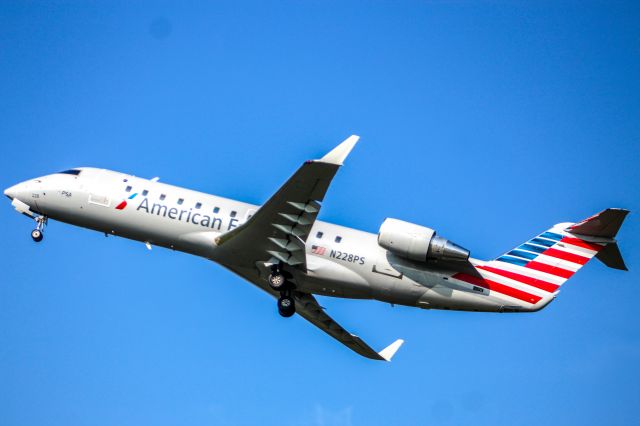 Canadair Regional Jet CRJ-200 (N228PS)