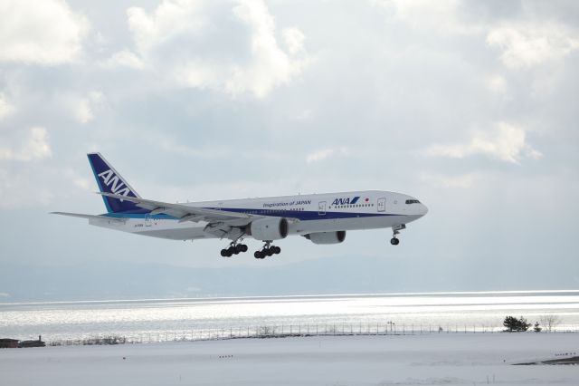 Boeing 777-200 (JA706A) - 31 January 2016:HND-HKD.