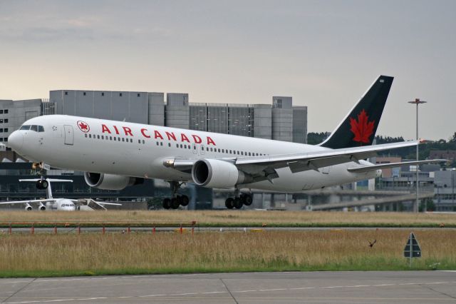 BOEING 767-300 (C-FCAF)