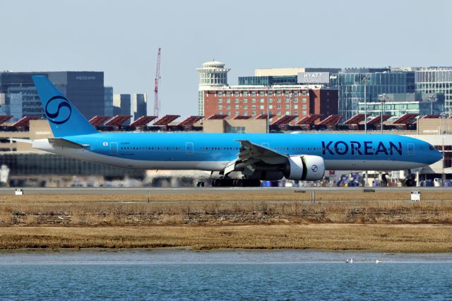 BOEING 777-300ER (HL8008)