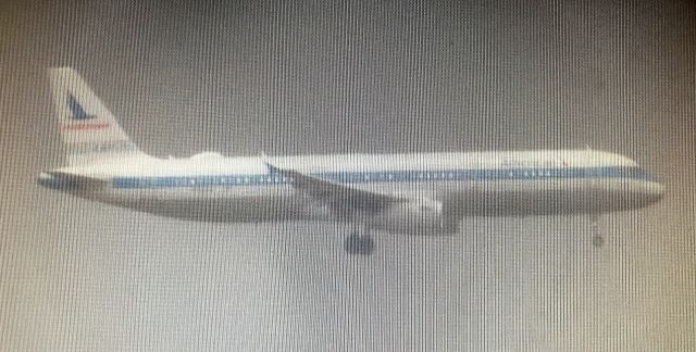 Airbus A321 (N581UW)