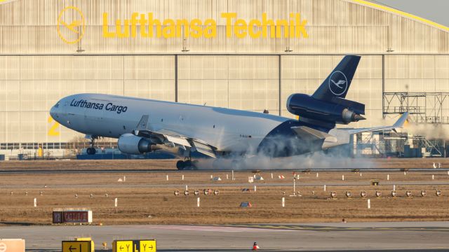 Boeing MD-11 (D-ALCA)