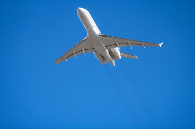 Canadair Challenger 350 (N776QS)