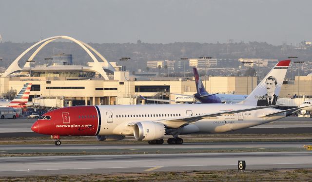 Boeing 787-8 (LN-LNG) - Arrived at LAX on 25L