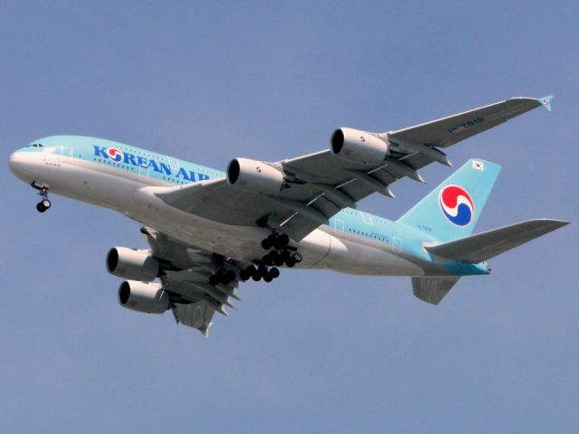 Airbus A380-800 —