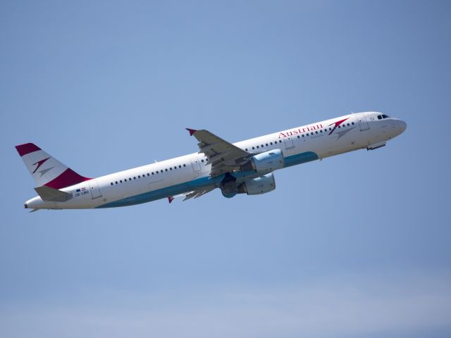 Airbus A321 (OE-LBC)