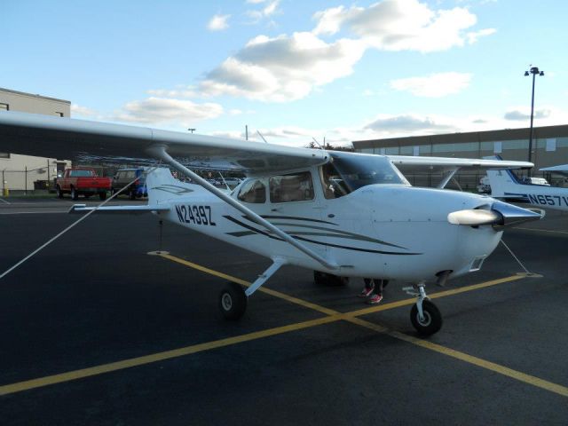 Cessna Skyhawk (N2439Z)