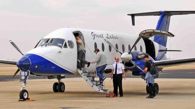 Beechcraft 1900 (N165YV)