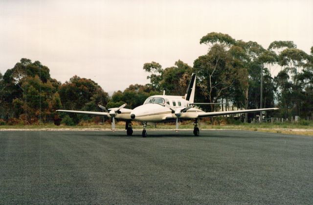 Piper Navajo (VH-XGW)