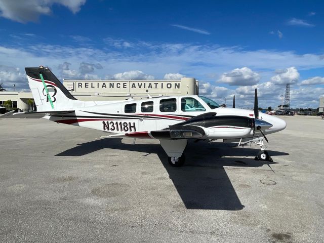 Beechcraft Baron (58) (N3118H)