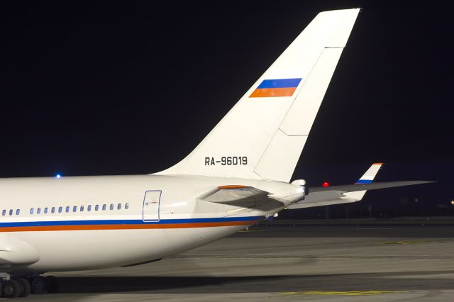 Ilyushin Il-96 (RA-96019)