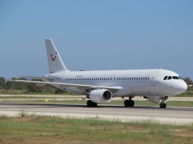 Airbus A320 (YL-LCS) - 26 aout 2016 flight JETAIT CRL/TLN/BES and return