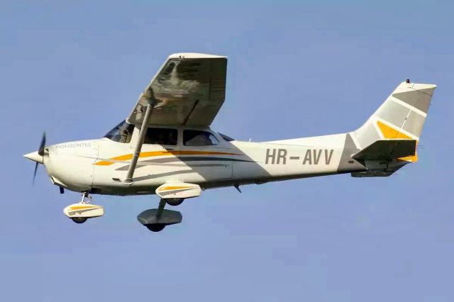 Cessna Skyhawk (HR-AVV)