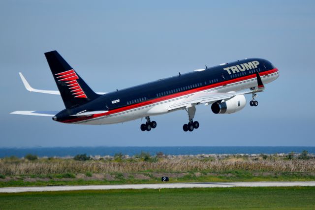 Boeing 757-200 (N757AF) - Trump departs Cleveland for Toledo 09-21-16.