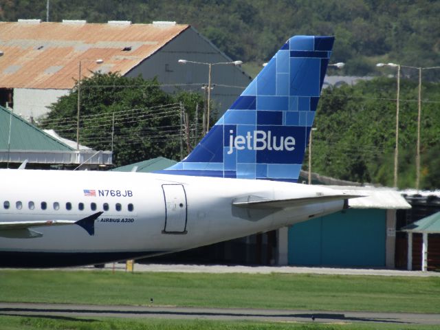 Airbus A320 (N768JB)