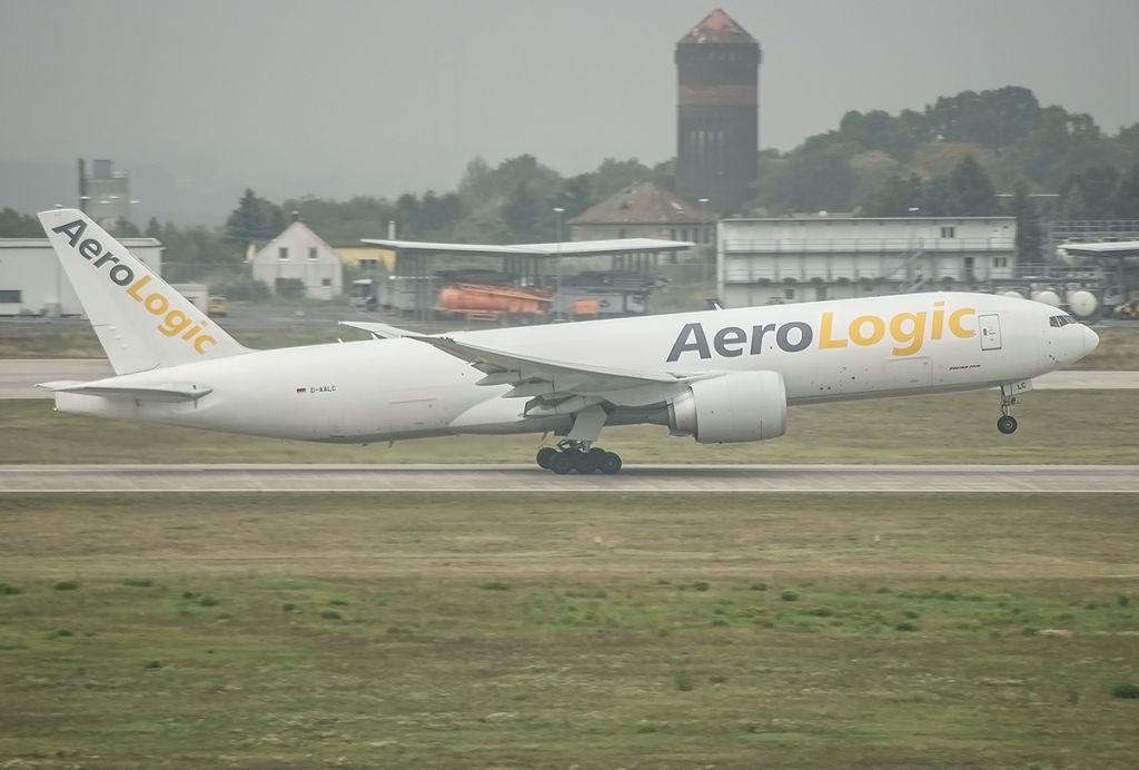 Boeing 777-200 (D-AALC)