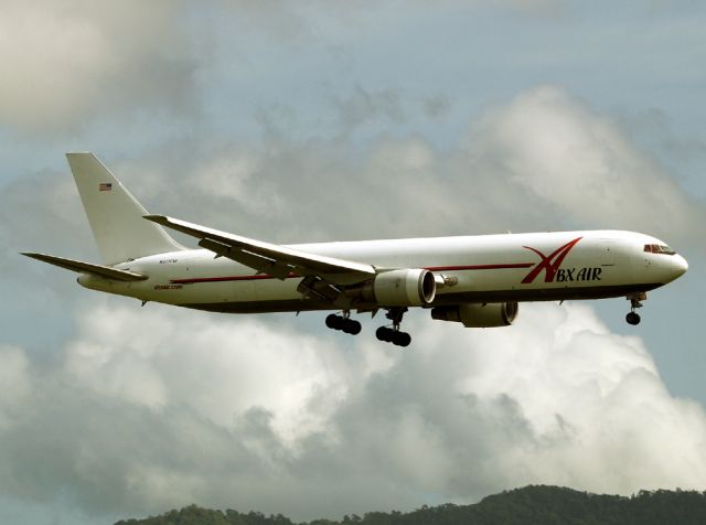 BOEING 767-300 —