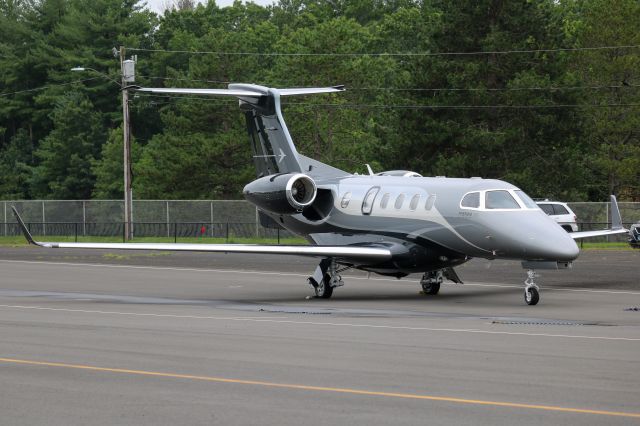 Embraer Phenom 300 (N8PC)