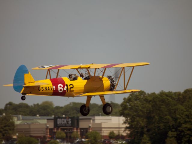 Boeing PT-17 Kaydet (N642CC) - Take off runway 08.