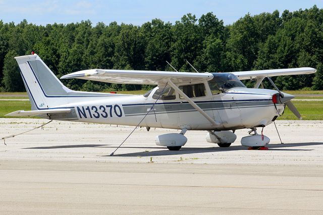 Cessna Skyhawk (N13370)