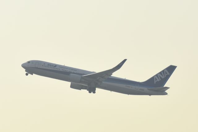 BOEING 767-300 (JA621A) - B6 of the Shark let