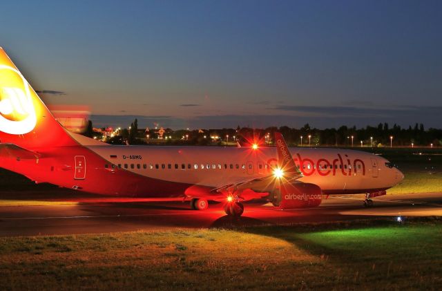 Boeing 737-800 (D-ABMQ)